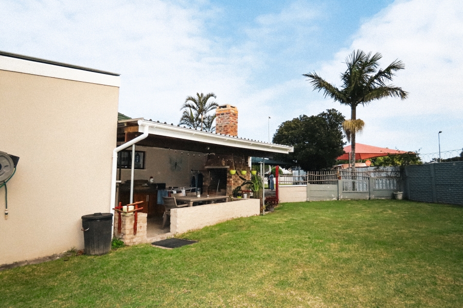 5 Bedroom Property for Sale in Beacon Bay Eastern Cape